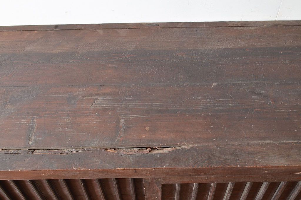 アンティーク家具　桟の引き戸が魅力の古い収納箪笥(サイドボード、テレビ台)(R-036710)