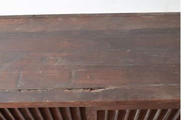 アンティーク家具　桟の引き戸が魅力の古い収納箪笥(サイドボード、テレビ台)(R-036710)