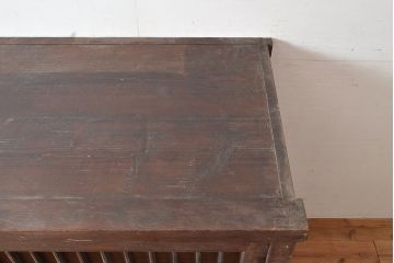 アンティーク家具　桟の引き戸が魅力の古い収納箪笥(サイドボード、テレビ台)(R-036710)