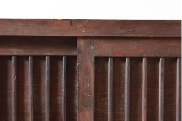 アンティーク家具　桟の引き戸が魅力の古い収納箪笥(サイドボード、テレビ台)(R-036710)