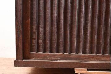 アンティーク家具　桟の引き戸が魅力の古い収納箪笥(サイドボード、テレビ台)(R-036710)