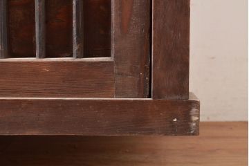アンティーク家具　桟の引き戸が魅力の古い収納箪笥(サイドボード、テレビ台)(R-036710)