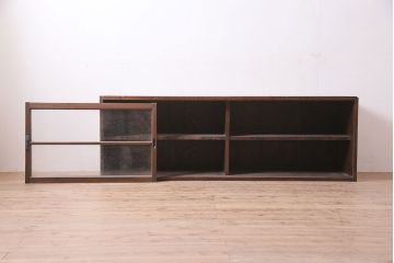 アンティーク家具　昭和中期　クリアガラス　シンプルデザインが魅力のレトロなローボード(テレビ台、収納棚、飾り棚)(R-036714)