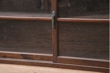 アンティーク家具　昭和中期　クリアガラス　シンプルデザインが魅力のレトロなローボード(テレビ台、収納棚、飾り棚)(R-036714)