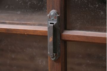 アンティーク家具　昭和中期　クリアガラス　シンプルデザインが魅力のレトロなローボード(テレビ台、収納棚、飾り棚)(R-036714)