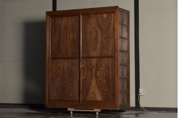 アンティーク家具　木製引き戸の収納箪笥キャビネット(収納棚、下駄箱)(R-036717)