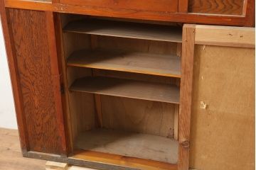 レトロ家具　昭和中期　ガラス扉と木製扉付きのコーナーキャビネット(収納棚、戸棚)(R-036720)