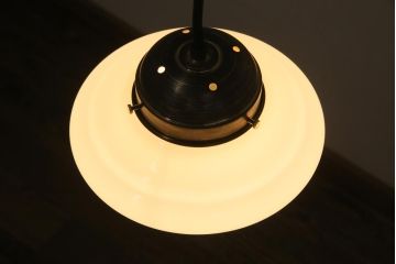 アンティーク照明　和製アンティーク　流れるようなフォルムのシェードが素敵なペンダントライト(天井照明、吊り下げ照明)