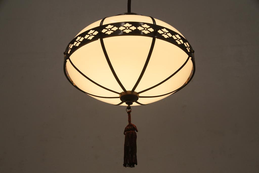 アンティーク照明　和製アンティーク　タッセル(飾り房)付き　提灯のような形が魅力の吊り下げ照明(天井照明、ペンダントライト)(R-036729)