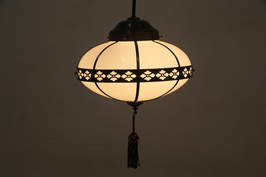 アンティーク照明　和製アンティーク　タッセル(飾り房)付き　提灯のような形が魅力の吊り下げ照明(天井照明、ペンダントライト)(R-036730)