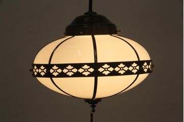 アンティーク照明　和製アンティーク　タッセル(飾り房)付き　提灯のような形が魅力の吊り下げ照明(天井照明、ペンダントライト)(R-036730)