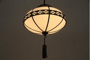 アンティーク照明　和製アンティーク　タッセル(飾り房)付き　提灯のような形が魅力の吊り下げ照明(天井照明、ペンダントライト)(R-036730)