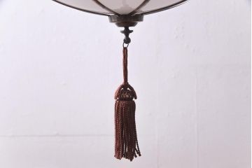 アンティーク照明　和製アンティーク　タッセル(飾り房)付き　提灯のような形が魅力の吊り下げ照明(天井照明、ペンダントライト)(R-036730)