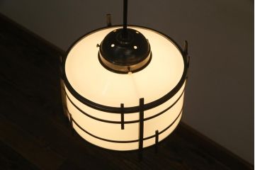 アンティーク照明　和製アンティーク　モダンな雰囲気が印象的な吊り下げ照明(ペンダントライト、天井照明)