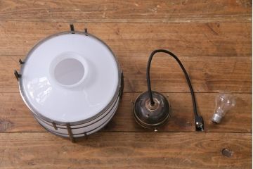 アンティーク照明　和製アンティーク　モダンな雰囲気が印象的な吊り下げ照明(ペンダントライト、天井照明)