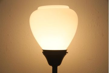 アンティーク照明　和製アンティーク　アイアン支柱　ぼんぼりのようなスタンドライト(照明、フロアスタンド)