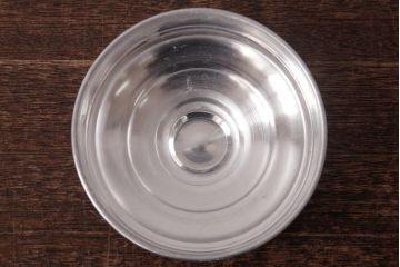 レトロ雑貨　アルミ蓋付き　昭和レトロのエンボス入りガラスビン(ガラス瓶、角瓶)(R-036734)