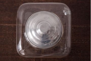 レトロ雑貨　アルミ蓋付き　昭和レトロのエンボス入りガラスビン(ガラス瓶、角瓶)(R-036734)