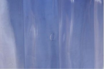 レトロ雑貨　ブルーが爽やかな昭和レトロの小振りなガラスビン(ガラス瓶、角瓶)(R-036735)