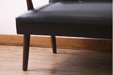 ヴィンテージ家具　日本製　当時物の黒いレザーが渋さ醸し出すソファ(2.5人掛けソファ、ビンテージ)