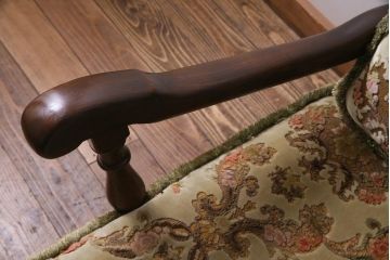 ヴィンテージ家具　イギリスビンテージ　ERCOL(アーコール)　シックなカントリースタイルに合う3人掛けソファ(アームソファ)(R-036741)