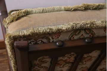 ヴィンテージ家具　イギリスビンテージ　ERCOL(アーコール)　シックなカントリースタイルに合う3人掛けソファ(アームソファ)(R-036741)