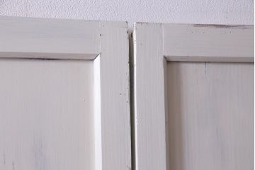 アンティーク建具　ラフジュ工房オリジナルステンドグラス　結霜ガラス・モールガラス入り　アンティークペイントに色ガラスが映える板戸2枚セット(建具、引き戸、ガラス帯戸)(R-036742)