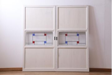 アンティーク建具　ラフジュ工房オリジナルステンドグラス　結霜ガラス・モールガラス入り　アンティークペイントに色ガラスが映える板戸2枚セット(建具、引き戸、ガラス帯戸)(R-036742)