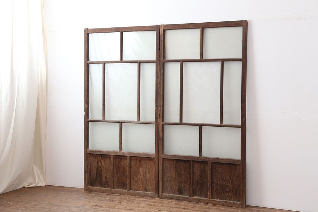 アンティーク建具　昭和初期　シンプルな木製フレームのガラス戸2枚セット　(R-036747)