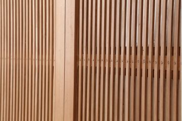 アンティーク建具　和製アンティーク　腰板ケヤキ材　裏ガラス入り　桟が存在感を放つ格子戸2枚セット(引き戸、建具)(R-036768)