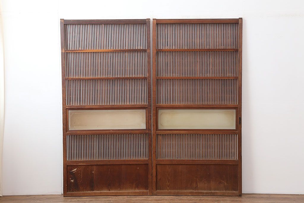 アンティーク建具　和製アンティーク　昭和初期　桟が存在感を放つ格子戸2枚セット(ガラス帯戸、引き戸、建具)(R-036770)