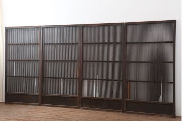アンティーク建具　明治大正期　レトロな雰囲気が魅力の格子戸4枚セット(建具、引き戸)(R-036772)