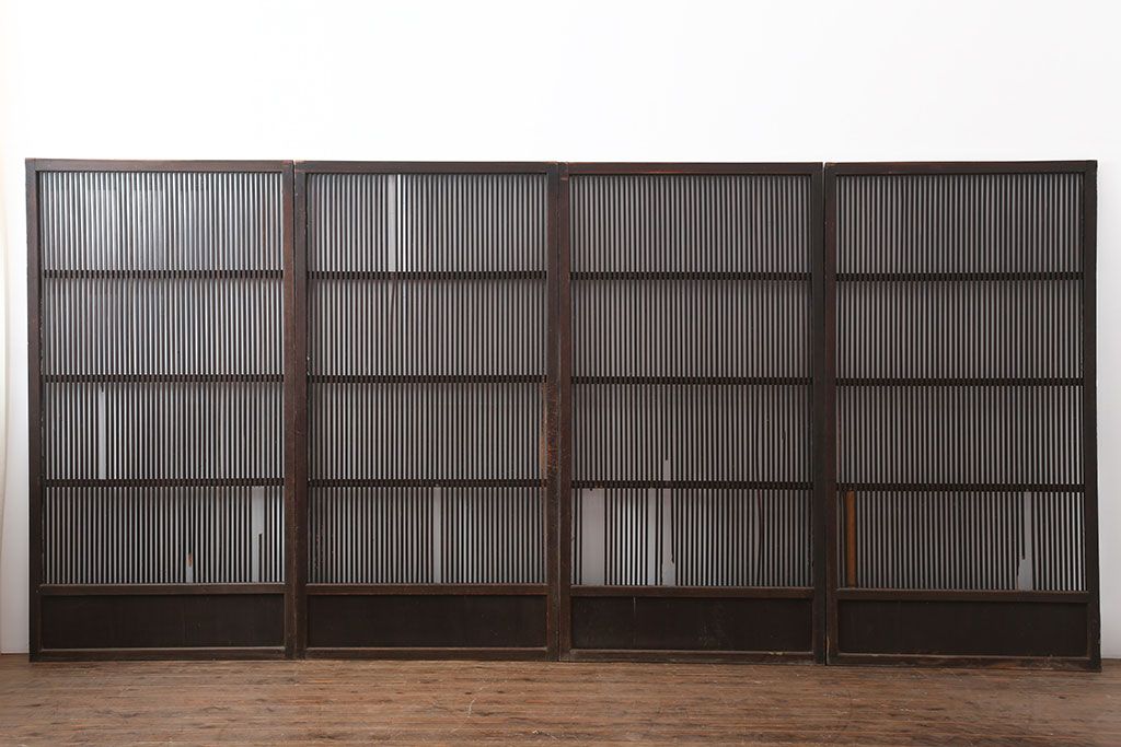 アンティーク建具　明治大正期　レトロな雰囲気が魅力の格子戸4枚セット(建具、引き戸)(R-036772)