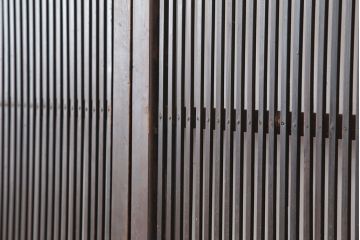 アンティーク建具　明治大正期　レトロな雰囲気が魅力の格子戸4枚セット(建具、引き戸)(R-036772)