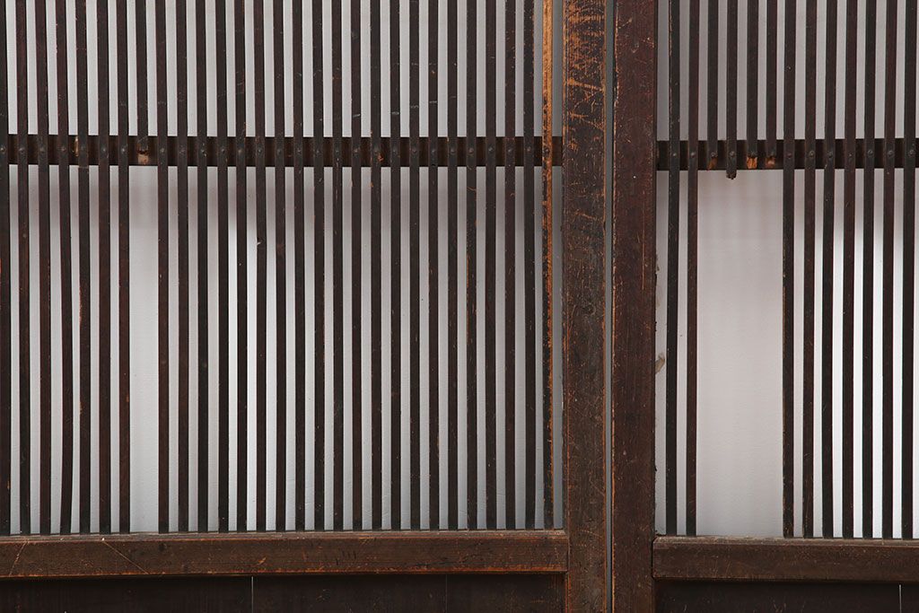 アンティーク建具　明治大正期　レトロな雰囲気が魅力の格子戸4枚セット(建具、引き戸)(R-036772)