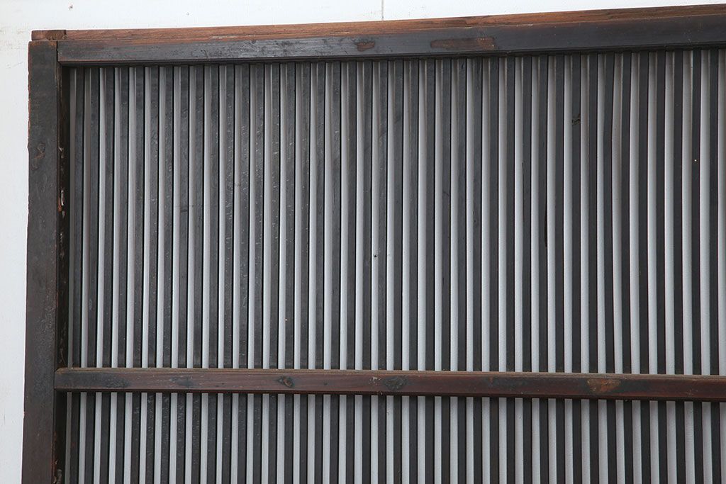 アンティーク建具　明治大正期　レトロな雰囲気が魅力の格子戸4枚セット(建具、引き戸)(R-036772)