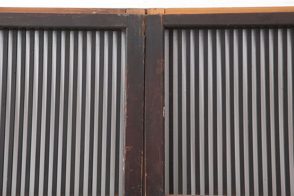 アンティーク建具　明治大正期　レトロな雰囲気が魅力の格子戸4枚セット(建具、引き戸)(R-036772)