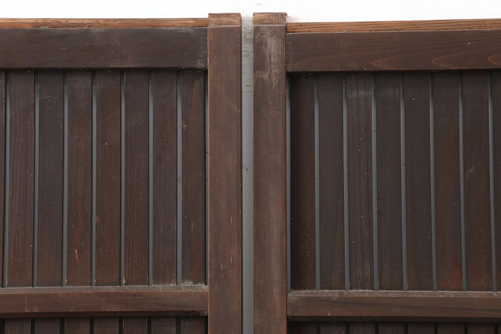 アンティーク建具　明治大正　レトロな雰囲気が魅力の平格子戸2枚セット(建具、引き戸)(R-036774)