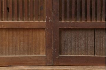 アンティーク建具　明治大正期　幅狭　レトロな雰囲気が魅力の裏障子付き格子戸3枚セット(建具、引き戸)(R-036787)