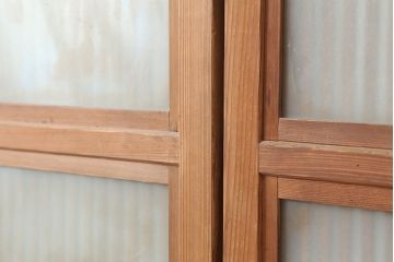 アンティーク建具　昭和中期　裏ガラス付き　和モダンなインテリアにおすすめな格子戸2枚セット(建具、引き戸)(R-036788)