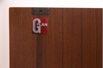 ビンテージ家具　北欧ヴィンテージ　チーク材　G-plan(ジープラン)　スタイリッシュなサイドボード(サイドキャビネット)(R-036795)