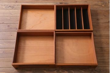 ビンテージ家具　北欧ヴィンテージ　チーク材　G-plan(ジープラン)　スタイリッシュなサイドボード(サイドキャビネット)(R-036795)