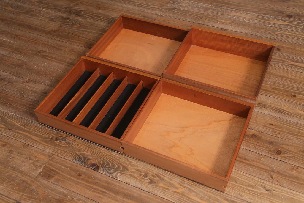 ビンテージ家具　北欧ヴィンテージ　チーク材　G-plan(ジープラン)　スタイリッシュなサイドボード(サイドキャビネット)(R-036795)