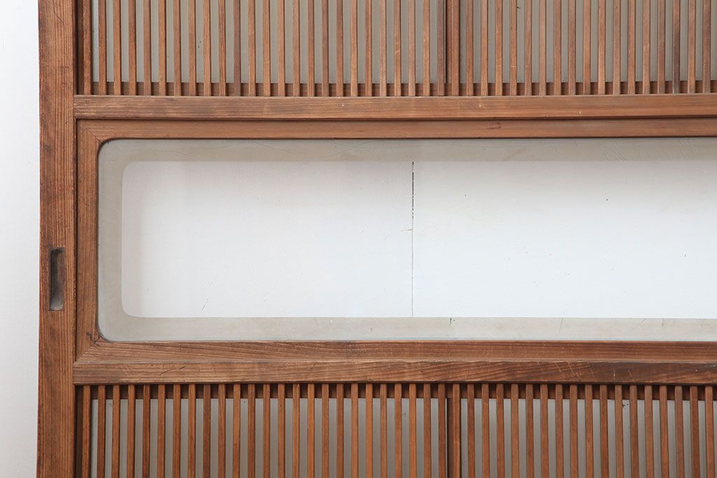 アンティーク建具　昭和初期　裏ガラス付き　腰板欅(ケヤキ)材　格子戸4枚セット(建具、引き戸)(R-036800)