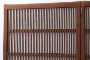 アンティーク建具　昭和初期　上品な和の空間づくりにおすすめな格子戸2枚セット　(R-036804)