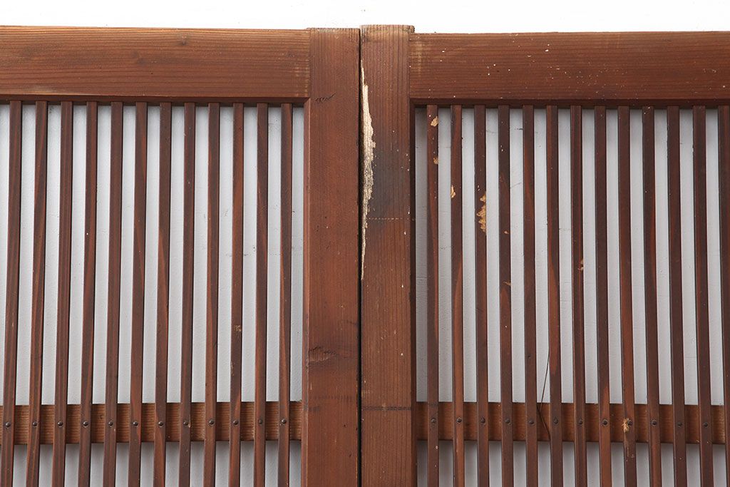 アンティーク建具　昭和初期　上品な和の空間づくりにおすすめな格子戸2枚セット　(R-036804)