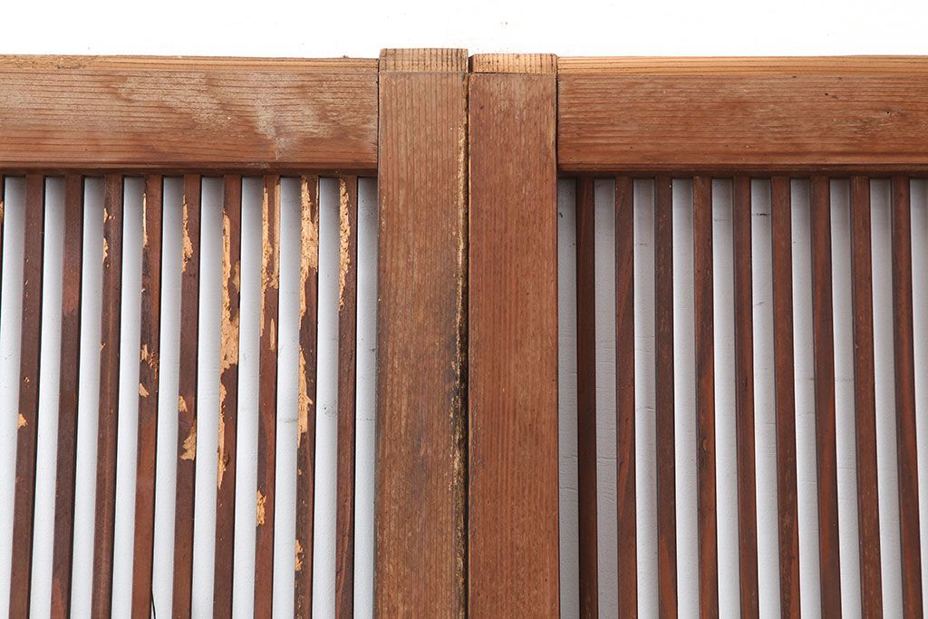 アンティーク建具　昭和初期　上品な和の空間づくりにおすすめな格子戸2枚セット　(R-036804)