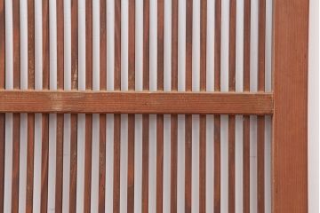 アンティーク建具　昭和初期　上品な和の空間づくりにおすすめな格子戸2枚セット　(R-036804)