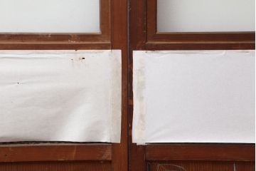 アンティーク建具　昭和初期　上品な和の空間づくりにおすすめな格子戸2枚セット　(R-036804)