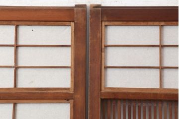 アンティーク建具　昭和初期　裏障子付き　上品な和の空間づくりにおすすめな格子戸2枚セット(障子戸、引き戸)(R-036808)
